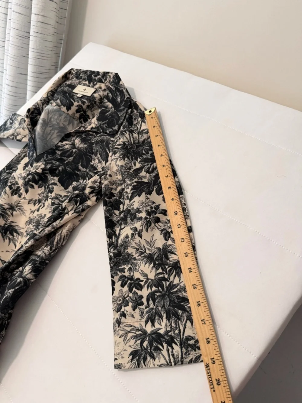 Tuckernuck Black Beige Toile Print Split Neck 3/4 Sleeve Blouse Side zip Size S - Picture 13 of 13